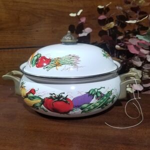 Enamel FarmersMarket  2 QT Oven Pot w Brass handles